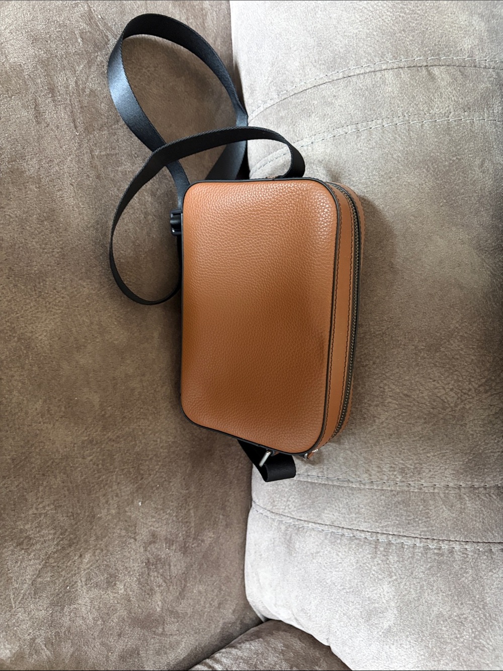 Michael Kors Tan Leather Crossbody with Black Strap - Picture 2 of 8